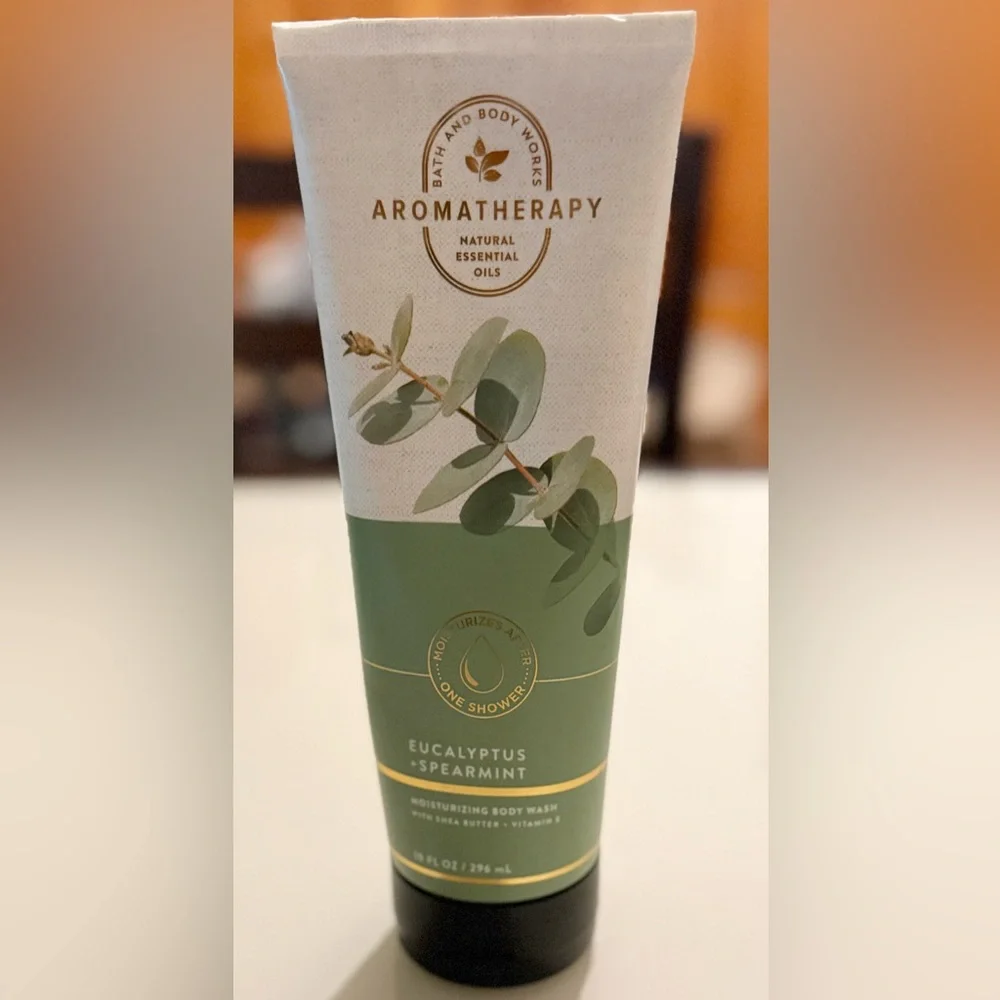 Bath & Body Works Aromatherapy Eucalyptus Spearmint Moisturizing Body Wash 10oz